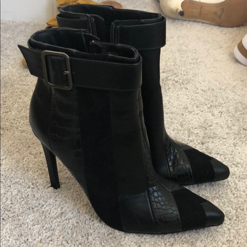 Black bootie